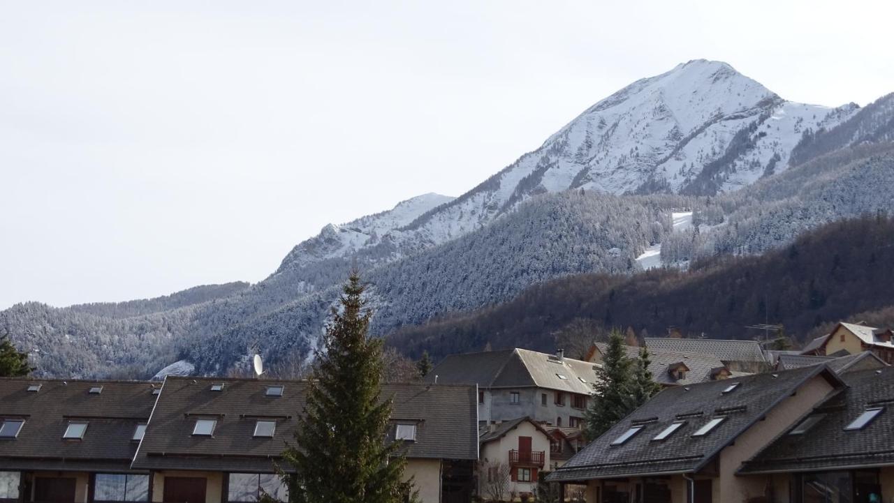 Appartement Offrant Une Magnifique Vue Des Montagnes Saint-Leger-les-Melezes Ngoại thất bức ảnh